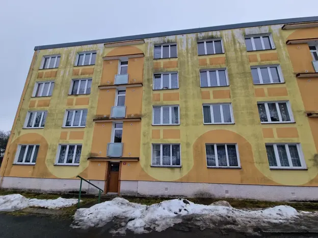 Prodej bytu 2+1, Luby, Tovární, 62 m2