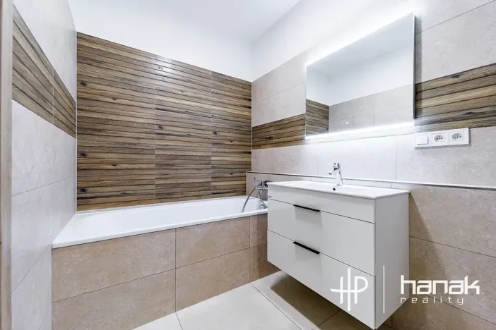 Pronájem bytu 2+kk, Olomouc, Janského, 72 m2