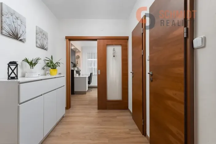 Prodej rodinného domu, Hustopeče, U Větrolamu, 300 m2