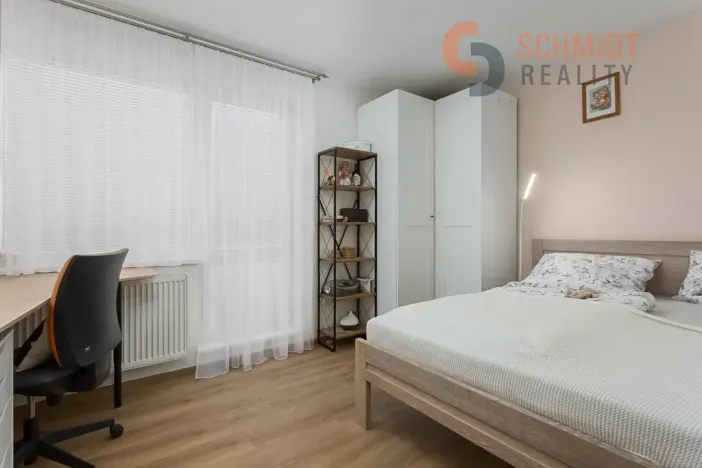 Prodej rodinného domu, Hustopeče, U Větrolamu, 300 m2