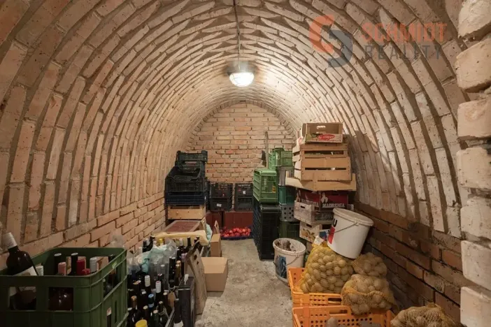 Prodej rodinného domu, Hustopeče, U Větrolamu, 300 m2