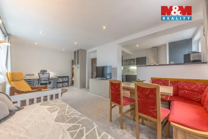 Prodej bytu 3+1, Nymburk, Husova, 68 m2