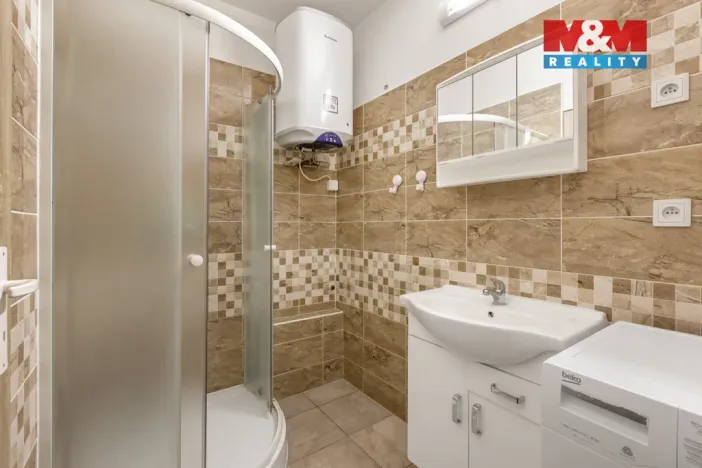 Prodej bytu 3+1, Bzová, 75 m2