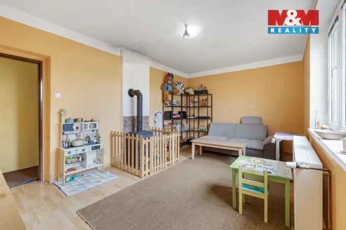 Prodej bytu 3+1, Bzová, 75 m2