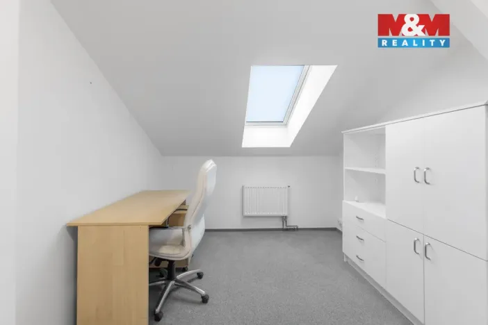 Prodej obchodního prostoru, Ostrava - Kunčičky, Škrobálkova, 700 m2