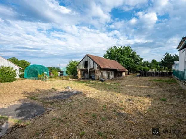 Prodej pozemku, Křičeň, 1045 m2