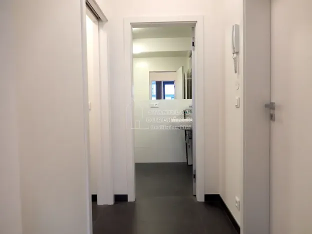 Pronájem bytu 1+kk, Praha - Střížkov, Střížkovská, 43 m2