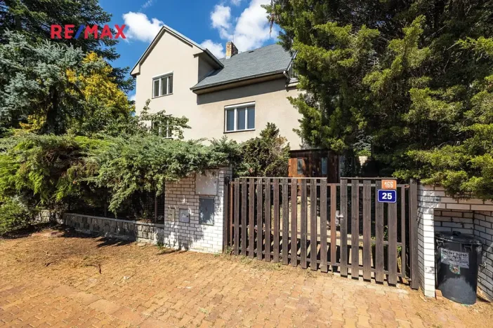 Prodej rodinného domu, Praha - Petrovice, Dieselova, 170 m2