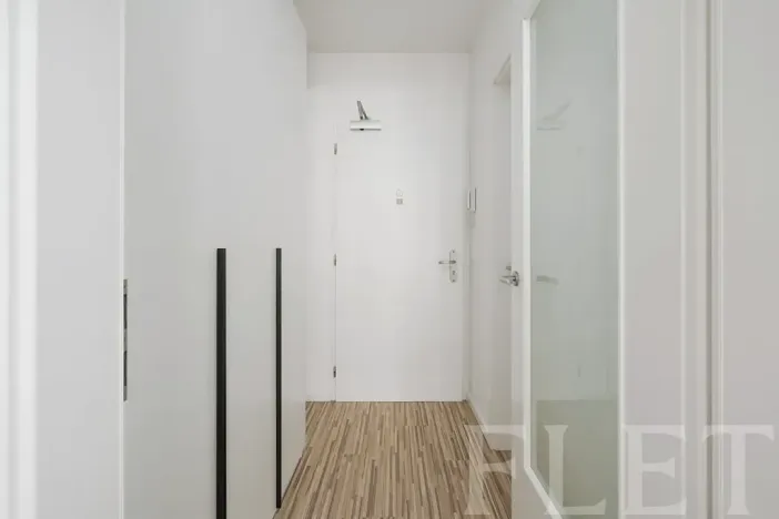 Pronájem bytu 1+kk, Praha - Libeň, Novovysočanská, 25 m2