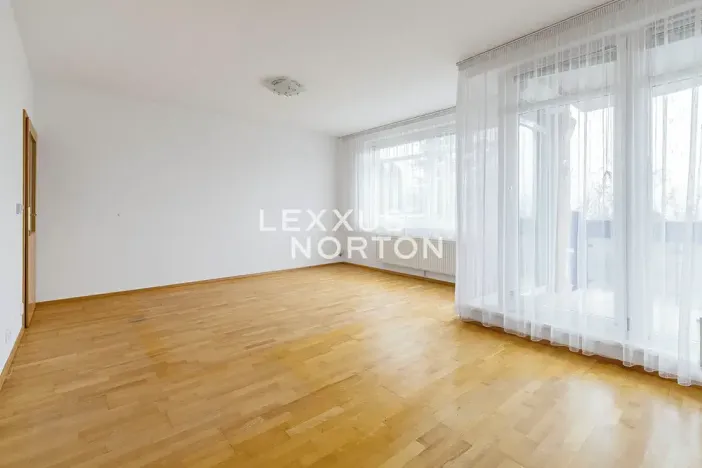 Prodej bytu 2+kk, Praha - Libeň, Nad Okrouhlíkem, 66 m2