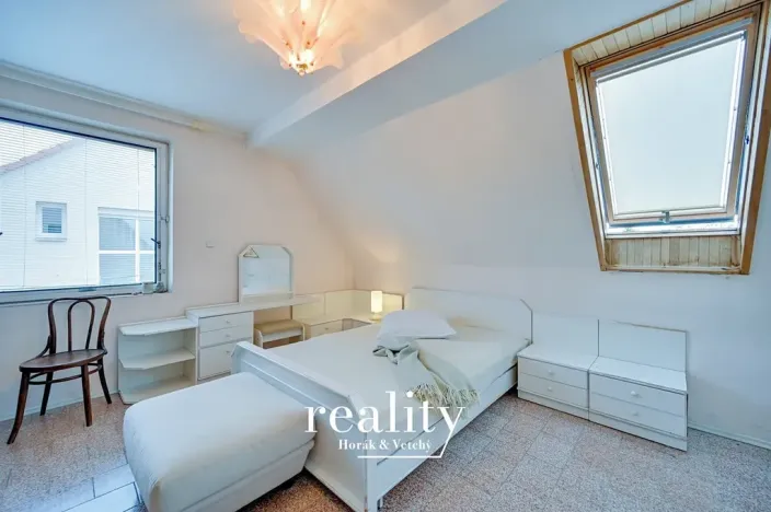 Prodej rodinného domu, Hodonice, 480 m2