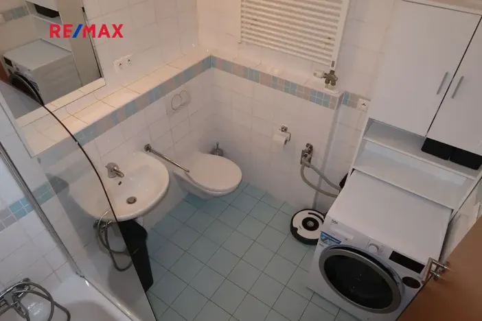 Pronájem bytu 1+kk, Praha - Hloubětín, Nepelova, 30 m2