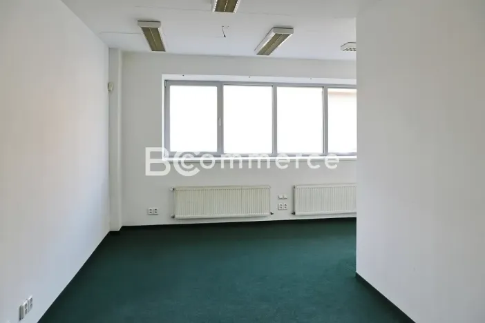 Pronájem skladu, Brno, 1055 m2