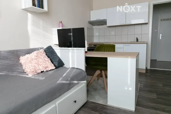 Pronájem bytu 1+kk, Zlín, U Trojáku, 27 m2