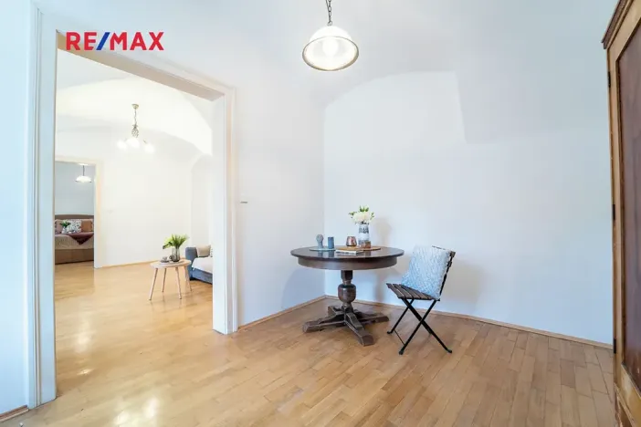 Prodej bytu 3+1, Praha - Malá Strana, Nebovidská, 57 m2