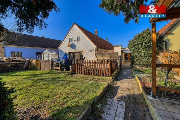 Prodej rodinného domu, Dobřany, Stromořadí, 86 m2