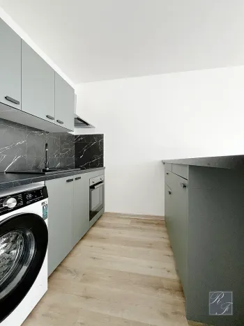 Pronájem bytu 1+kk, Chlumec, Stradovská, 32 m2