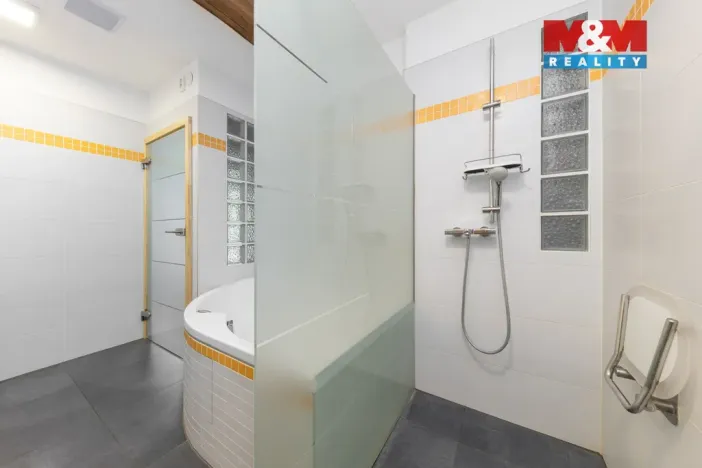 Prodej výrobních prostor, Brno - Maloměřice, Jarní, 231 m2