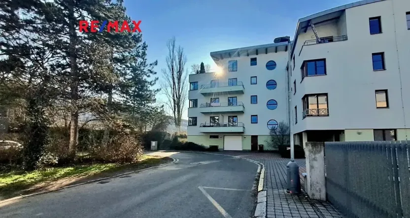 Pronájem bytu 1+kk, Praha - Podolí, Na hřebenech I, 34 m2