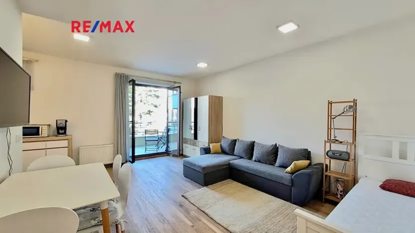 Pronájem bytu 1+kk, Praha - Podolí, Na hřebenech I, 34 m2