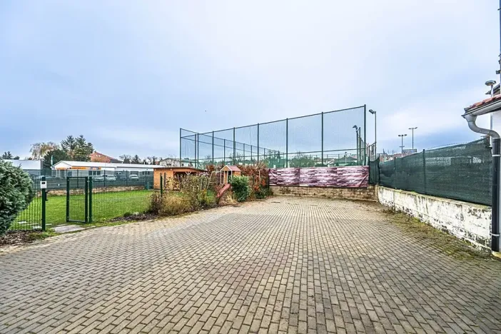 Pronájem komerční nemovitosti, Praha - Štěrboholy, Ústřední, 280 m2