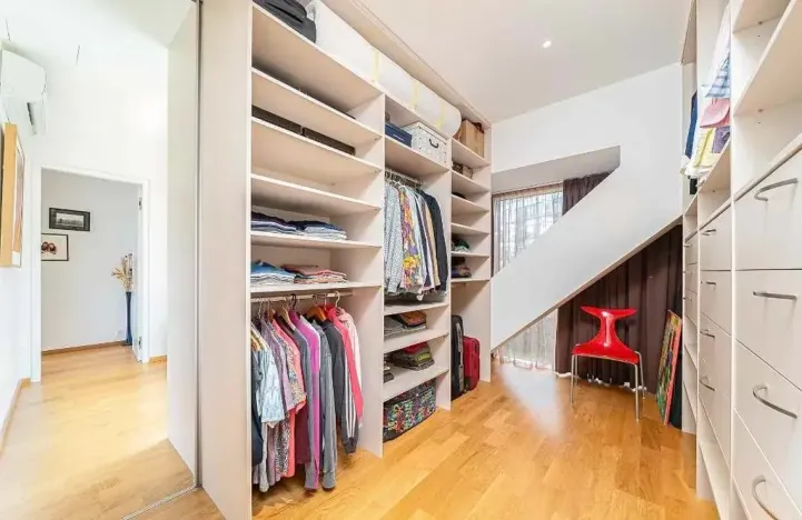 Prodej atypického bytu, Praha - Smíchov, Kobrova, 134 m2