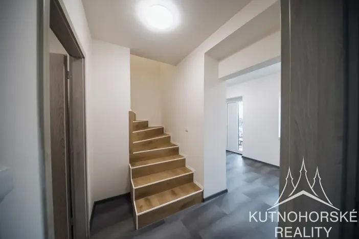 Prodej rodinného domu, Červené Pečky, Husova, 177 m2