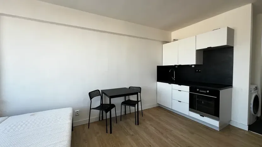 Pronájem bytu 1+kk, Praha - Radotín, Vrážská, 25 m2