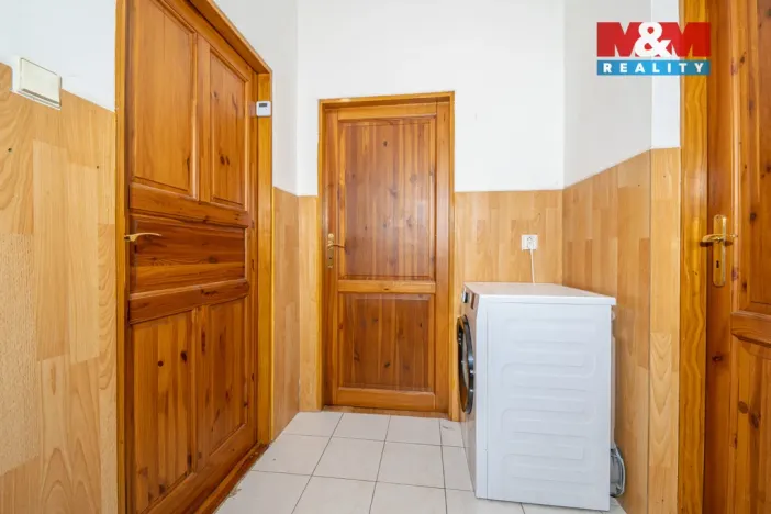 Prodej bytu 4+1, Nový Bor - Arnultovice, Gen. Svobody, 97 m2