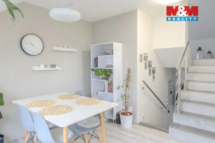 Prodej bytu 3+1, Zlín - Kudlov, Žlutá, 83 m2