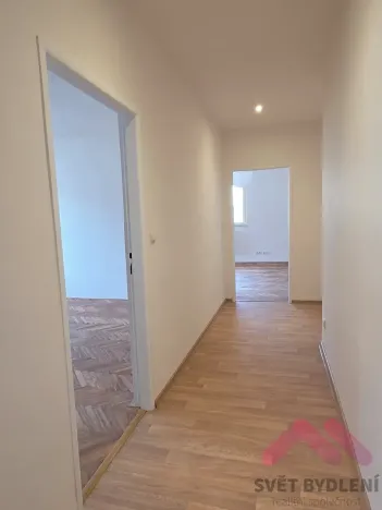 Pronájem bytu 2+1, Praha - Žižkov, Ambrožova, 82 m2