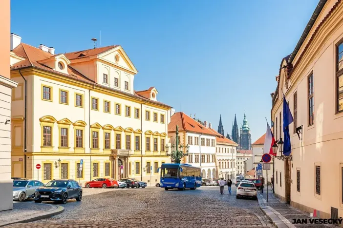 Pronájem kanceláře, Praha - Hradčany, Loretánské náměstí, 36 m2