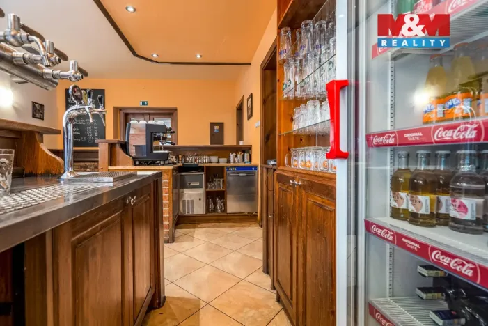 Pronájem restaurace, Praha, Rožnovská, 328 m2