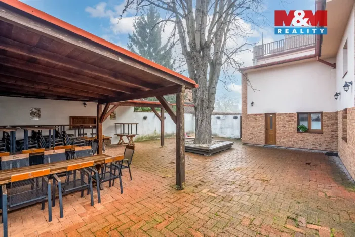 Pronájem restaurace, Praha, Rožnovská, 328 m2