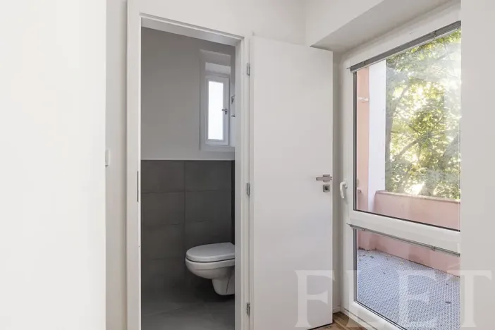 Pronájem bytu 1+kk, Praha - Žižkov, Biskupcova, 38 m2