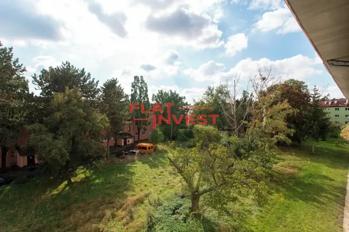 Pronájem bytu 1+kk, Praha - Kobylisy, Vršní, 28 m2