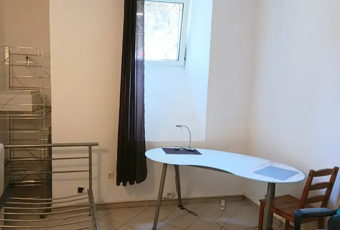 Pronájem komerční nemovitosti, Praha - Vinohrady, Lužická, 18 m2