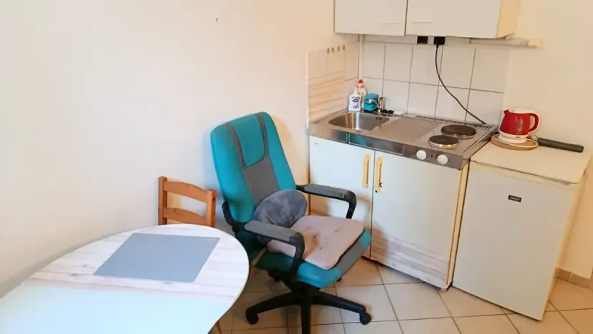 Pronájem komerční nemovitosti, Praha - Vinohrady, Lužická, 18 m2