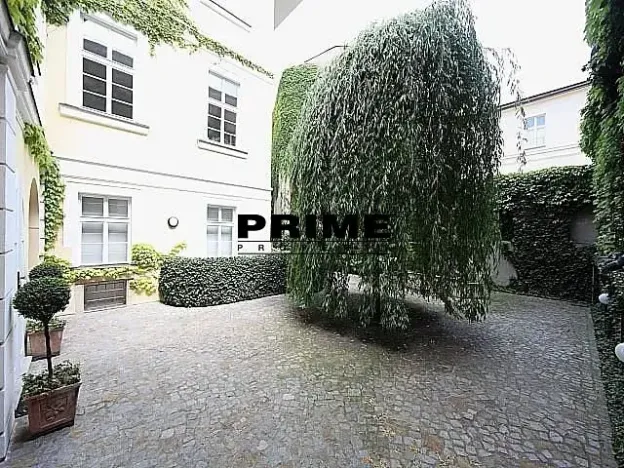 Pronájem bytu 2+1, Praha - Malá Strana, Vlašská, 73 m2