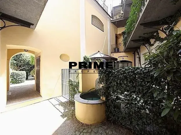 Pronájem bytu 2+1, Praha - Malá Strana, Vlašská, 73 m2