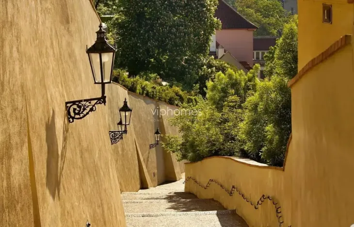 Pronájem bytu 2+kk, Praha - Malá Strana, Vlašská, 73 m2