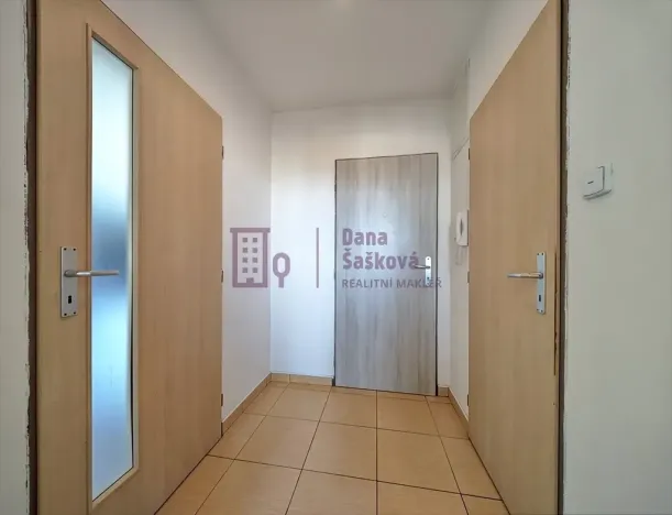 Pronájem bytu 2+kk, Jindřichův Hradec, sídliště Vajgar, 31 m2