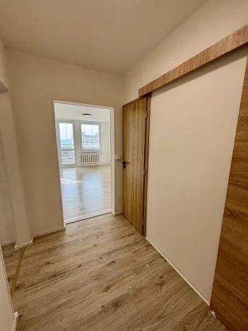 Pronájem bytu 3+1, Praha - Troja, Krynická, 68 m2