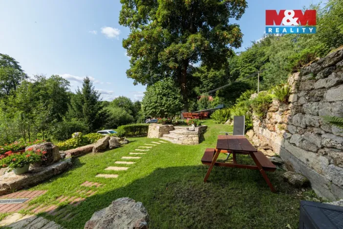 Prodej rodinného domu, Libá, 228 m2