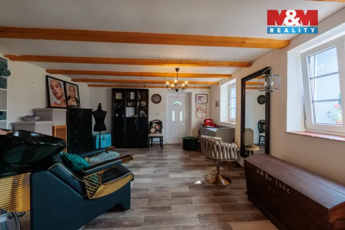 Prodej rodinného domu, Libá, 228 m2