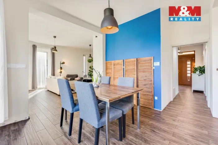 Pronájem rodinného domu, Bavoryně - U Vodojemu, 210 m2