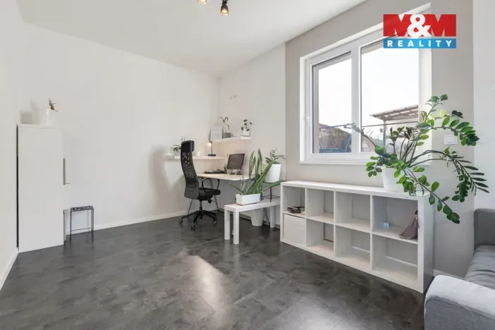 Pronájem rodinného domu, Bavoryně - U Vodojemu, 210 m2