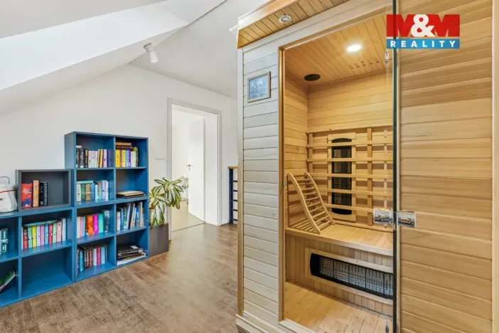 Pronájem rodinného domu, Bavoryně - U Vodojemu, 210 m2