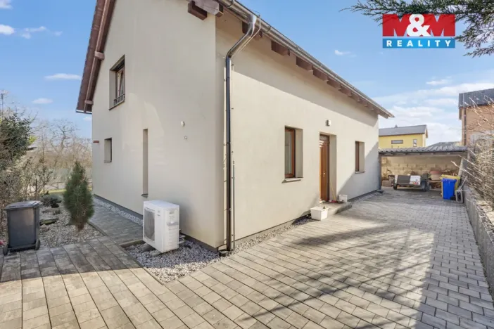 Pronájem rodinného domu, Bavoryně - U Vodojemu, 210 m2