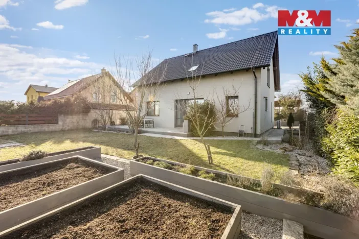 Pronájem rodinného domu, Bavoryně - U Vodojemu, 210 m2